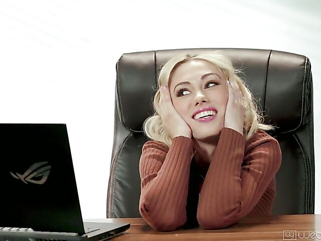 Apryl Rein & Sky Pierce - Lesbian sex at work