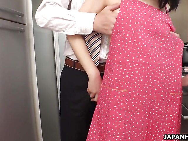 Pantyless Japanese housewife Runa Mizuki gets used in the kitchen