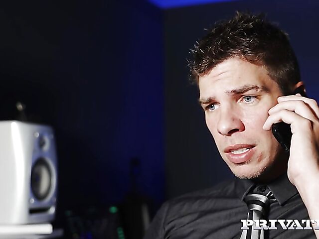 Pale anal lover Hazel Moore gets her ass drilled after pussy