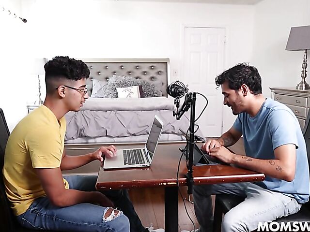 Mellanie Monroe and Ms Visual's foursome in Mom Swap