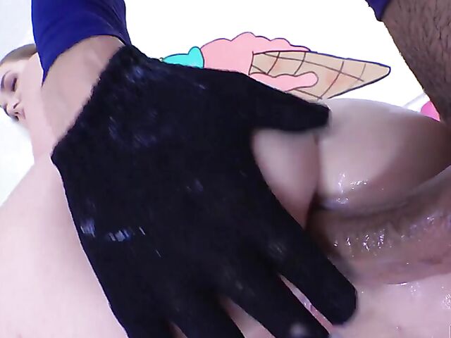 Joey White's pale ass fucked right in front of the cam