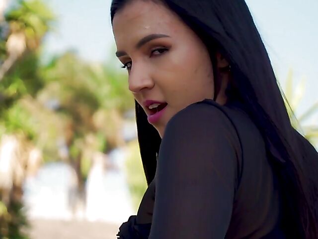 Outdoor anal in paradise with sexy brunette Dulce Katy