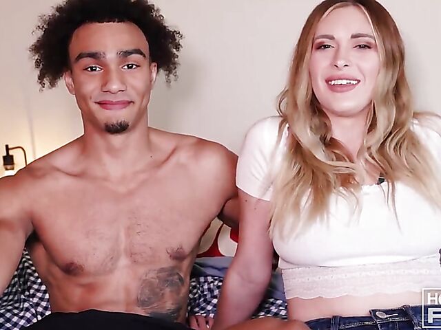 Devin Cold & Lindsay Lee - A charming hot couple banging in bed