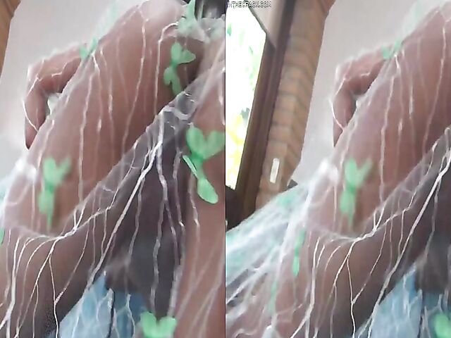 Binky Baez's latin shaved pussy from behind in VR 3D