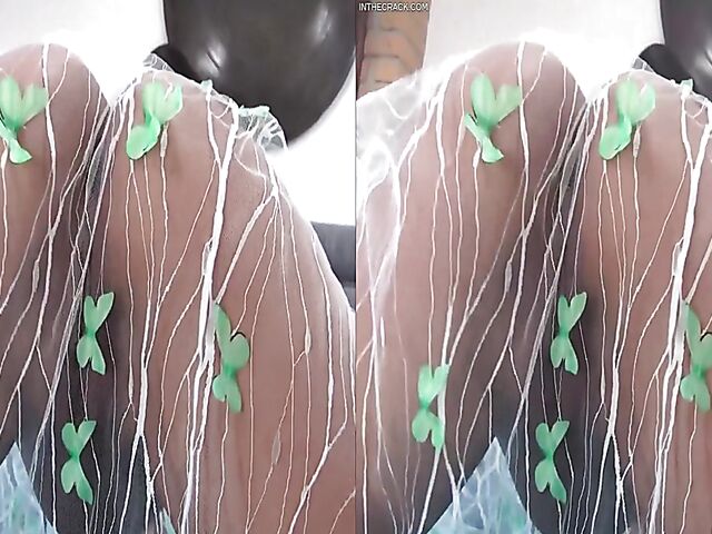 Binky Baez's latin shaved pussy from behind in VR 3D