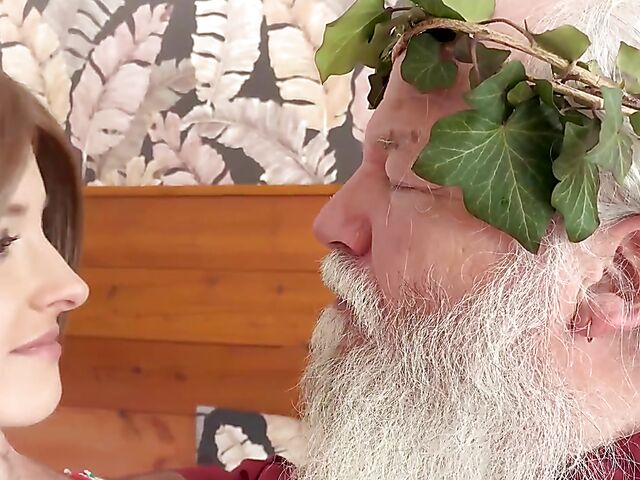 Old man and teen have fun in bed with cute Vina Spice