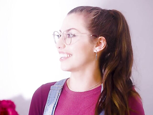 Spencer Bradley & Siri Dahl - Flower delivery for a curvy lesbian