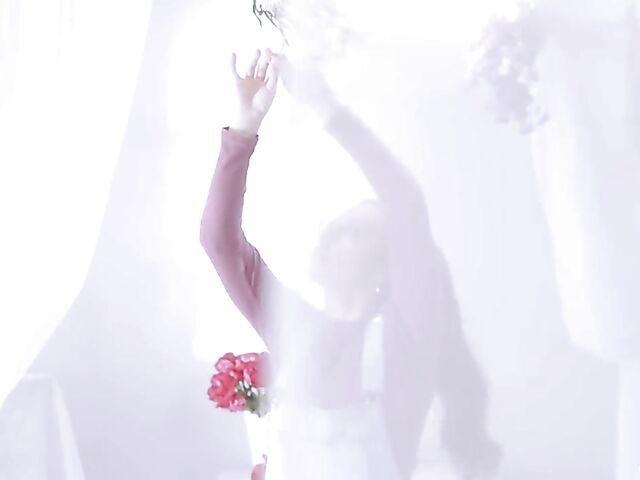 Spencer Bradley & Siri Dahl - Flower delivery for a curvy lesbian