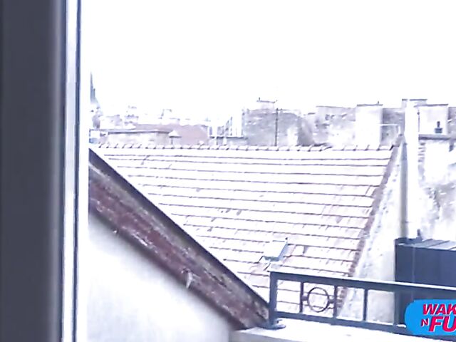 Double penetration after waking up with pink-haired Marie Diaz