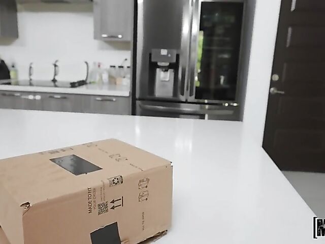 Kitchen sex with pierced nipple Evelyn Payne