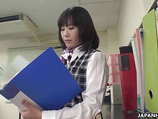 Big tits Japanese secretary Shizuku Hutaba shows her goods