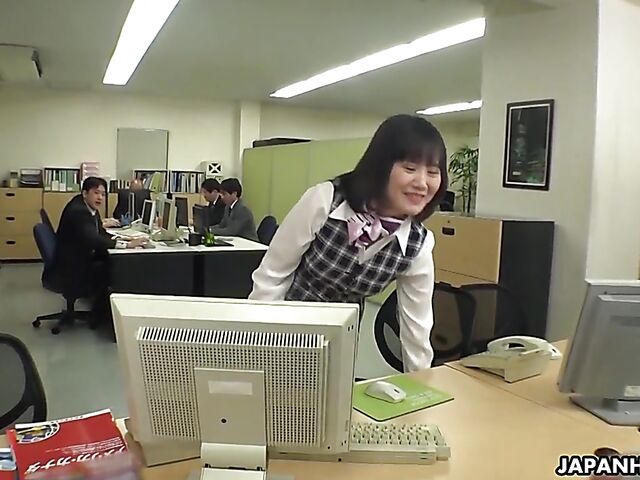 Big tits Japanese secretary Shizuku Hutaba shows her goods