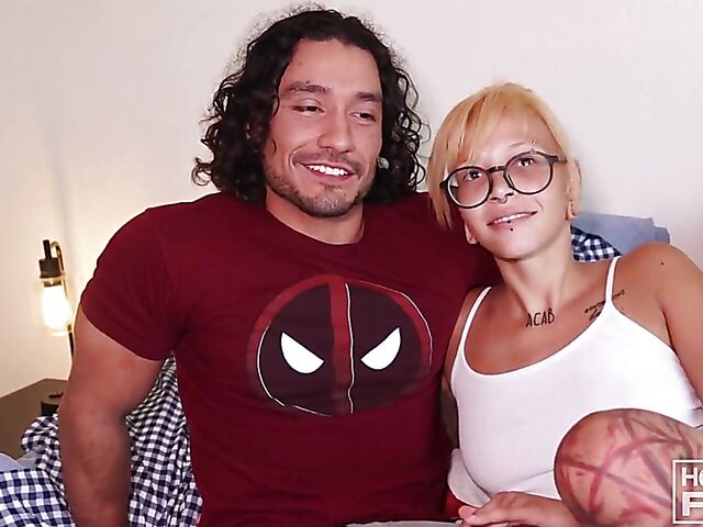 Bodybuilder sex with Leo Woodman and Mai Cox