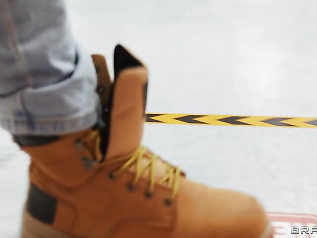 Yellow panties fuck at work with exotic Samantha Lexi