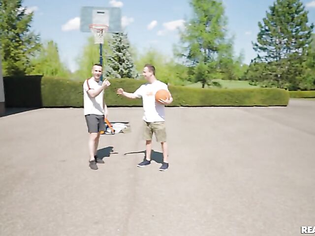 Elena Lux - Outdoor anal sex with a sporty chick