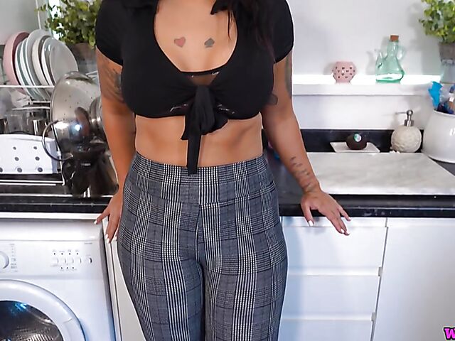 Thick MILF with big breasts Ella Rox wants you to masturbate with her