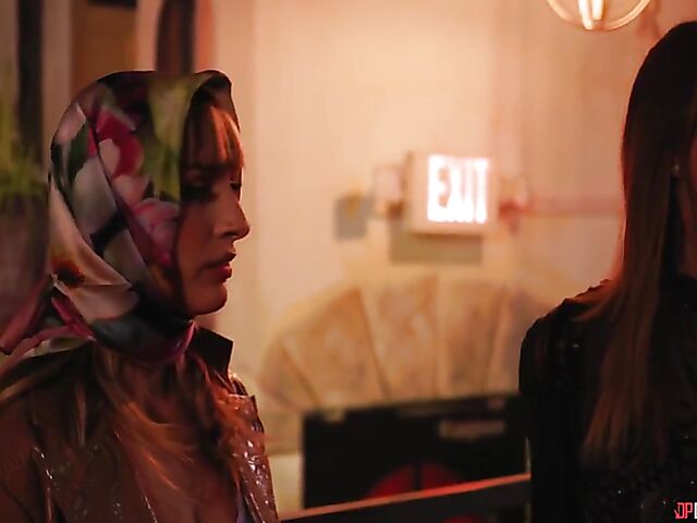 MILF mistress Phoenix Marie prefers playing with Lilly Bell