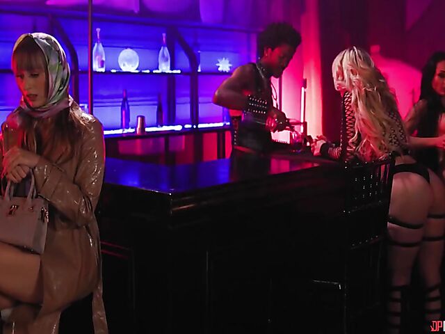 MILF mistress Phoenix Marie prefers playing with Lilly Bell