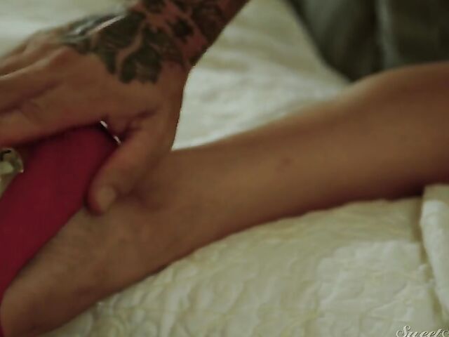 Moaning fuck with passionate MILF Caitlin Bell