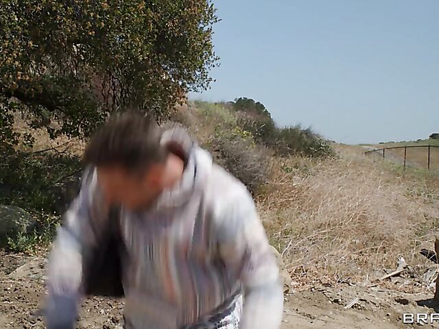 Bathroom fuck in the bathtub with wet and horny Maya Woulfe