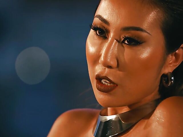 Photoshoot backstage with gorgeous asian pornstar Nicole Doshi