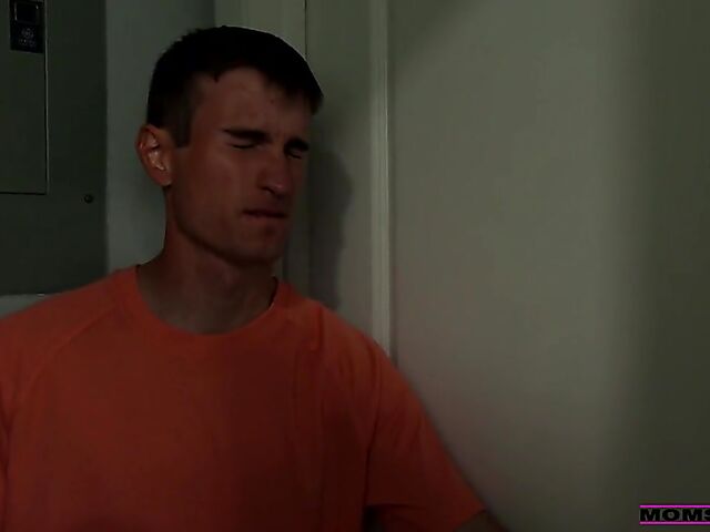 Stepson helps his horny blonde mom Slimthick Vic