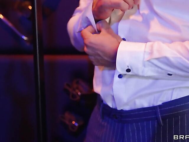 Gorgeous anal slave Luna Star leaves the cage to be fucked in the ass