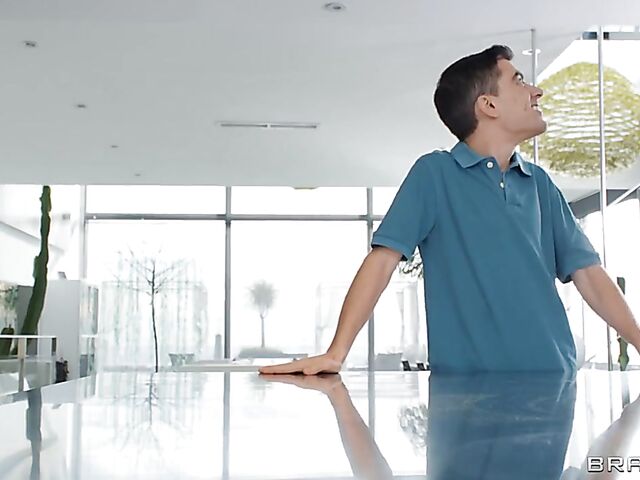 All natural Italian MILF Valentina Nappi gets banged by Jordi El Nino Polla