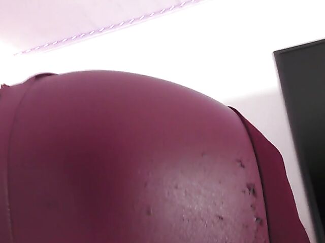 Four-eyed mature MILF secretary Ashley dildoing her shaved cunt for you