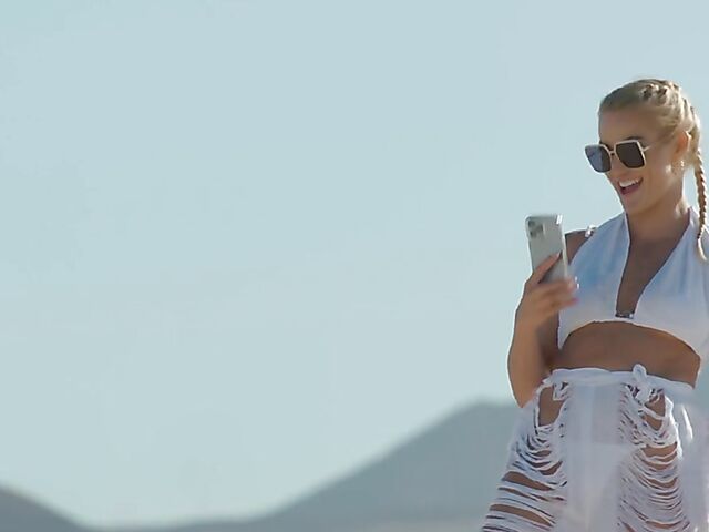 Dirty beach sex in Tenerife with Agatha Vega