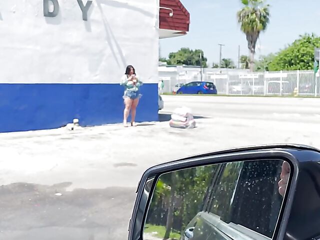 Busty BBW latina Cremita gets picked up and pounded