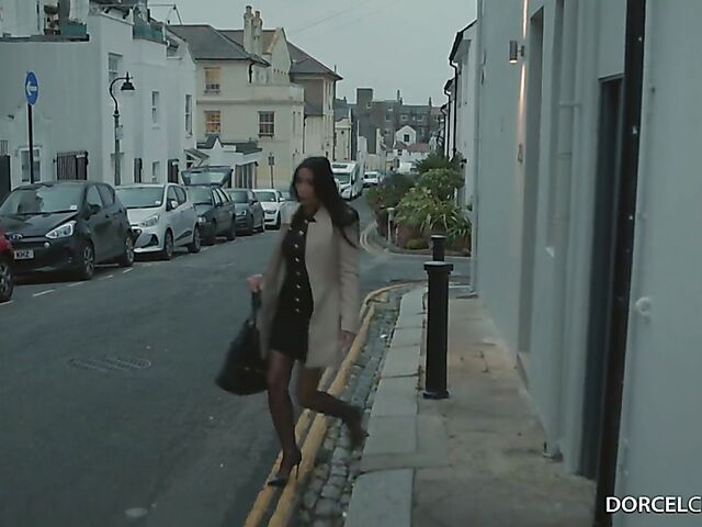 Anal threesome in stockings with french pornstars Anissa Kate and Cléa Gaultier