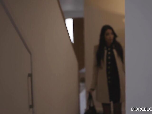 Anal threesome in stockings with french pornstars Anissa Kate and Cléa Gaultier