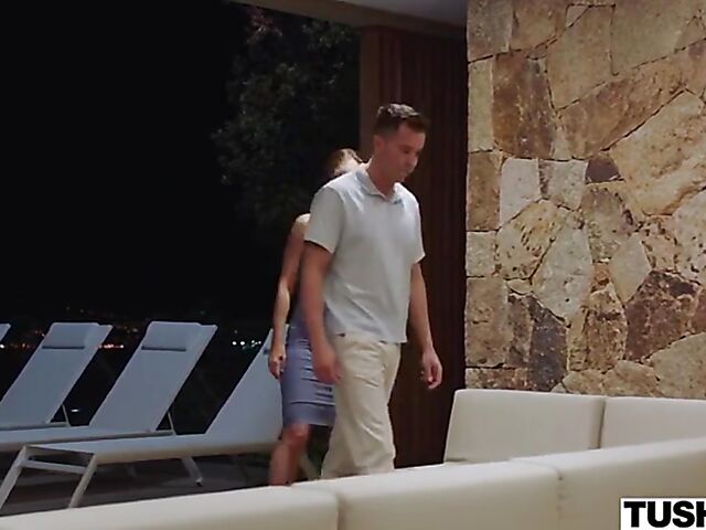 Mary Rock - Long hair babe anal with the right guy