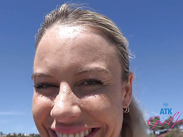 Naughty girlfriend Summer Vixen pissing and giving a car blowjob during the trip