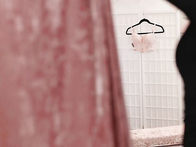 Big natural tits lesbian girls Angel Youngs and Aria Taylor choose the right bra