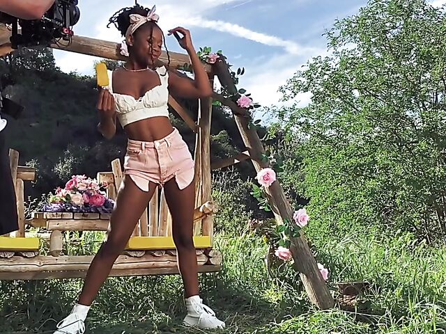 Hazel Grace - Graceful ebony masturbating outdoors in a pickup truck