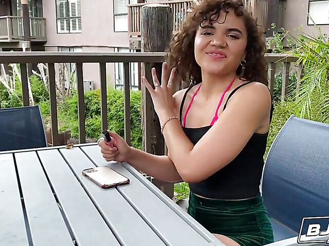 Easy Naudi Nala loves to eat ass and deep throat