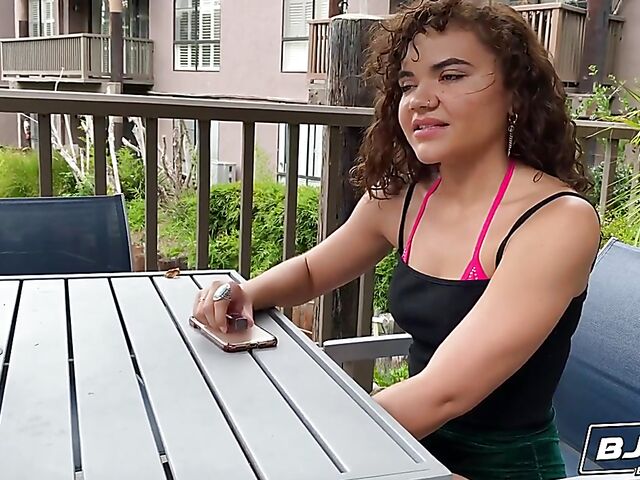 Easy Naudi Nala loves to eat ass and deep throat