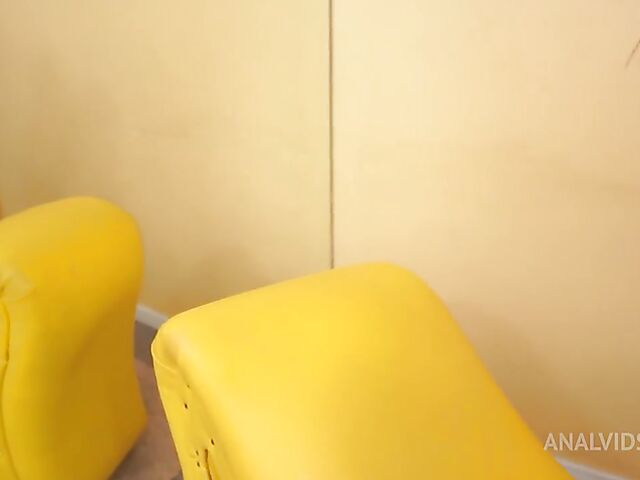 Skinny anal girl in platform shoes Larinha Small gets drilled