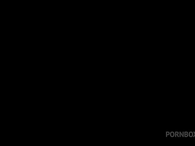 Czech pornstar Stacy Cruz gets nailed in bed in Prague