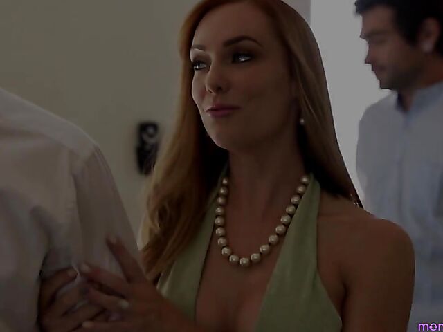 Mom Swap 4some session with Dani Jensen and Slimthick Vic