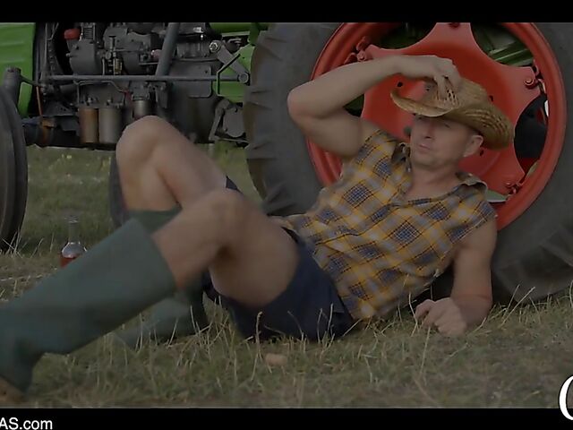 Alexis Crystal and Little Caprice lesbian sunset loving in the field