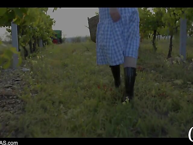 Alexis Crystal and Little Caprice lesbian sunset loving in the field