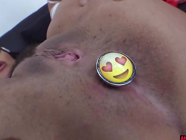 Big ass anal star Mona Azar gets penetrated