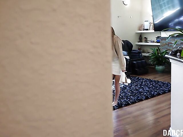 Laney Grey & Minxx Marley - Banging two teens POV style