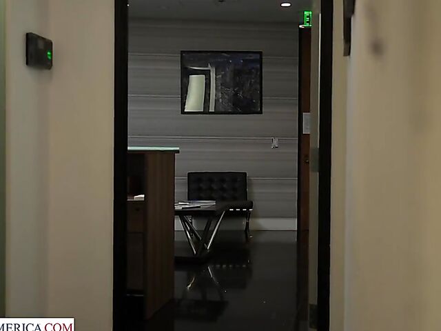 Jasmine Jae - Big tit MILF with sexy MILF gets horny in the office