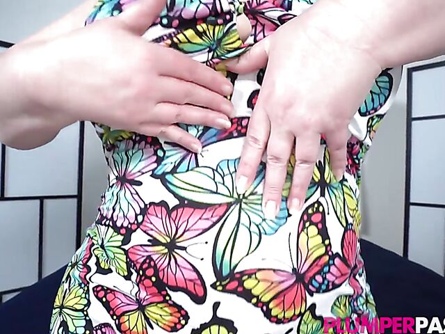 Pale BBW blonde Selah Rain takes off her dress to take a cock