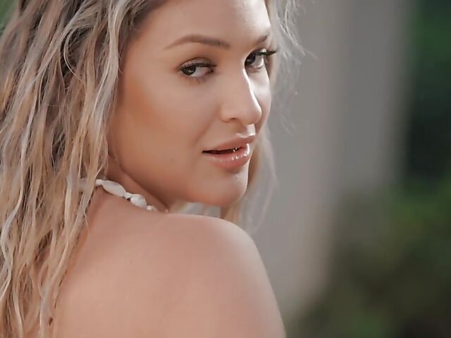 Gorgeous Gizelle Blanco's hot solo video for you