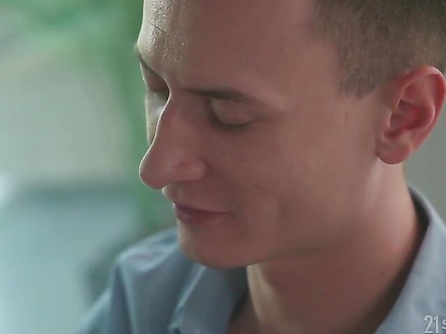 Tiffany Rousso - Foot fetish anal with classy MILF